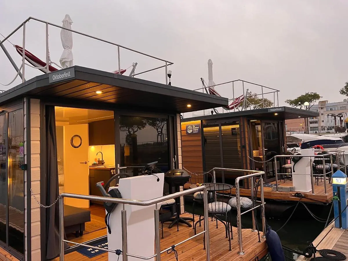 Casas Flotantes - Boatvillage ايامونتي 0*,  إسبانيا