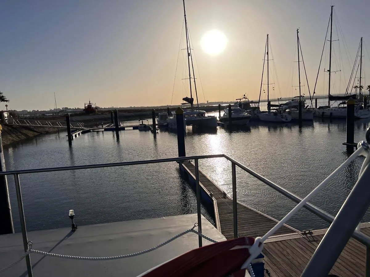 Casas Flotantes - Boatvillage ايامونتي 0*,