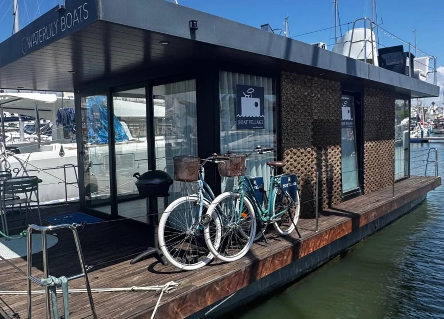 Botel Casas Flotantes - Boatvillage Ayamonte Spain